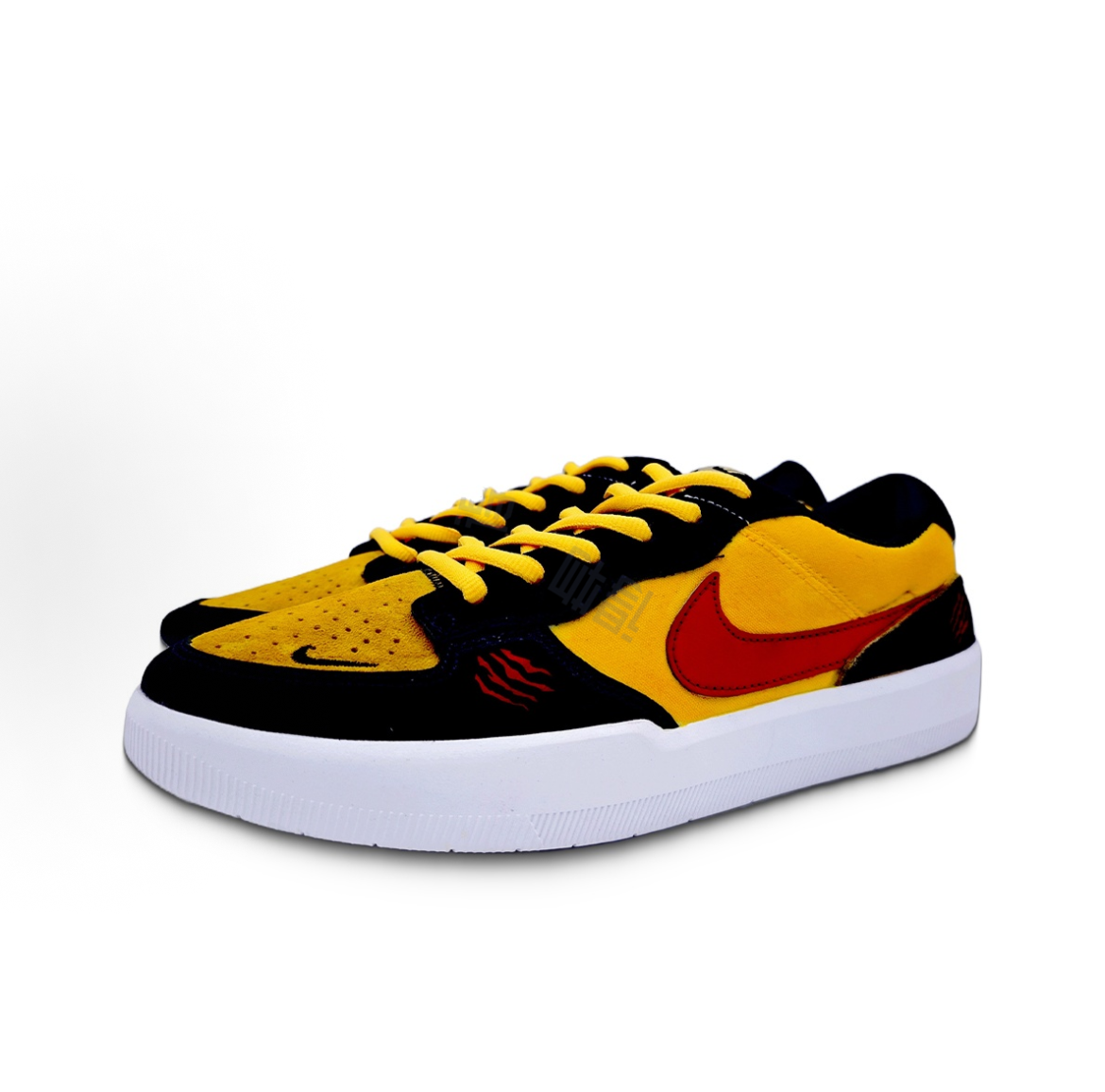 UncleLuban Nike SB “Bruce Lee – Jeet Kune Drip”